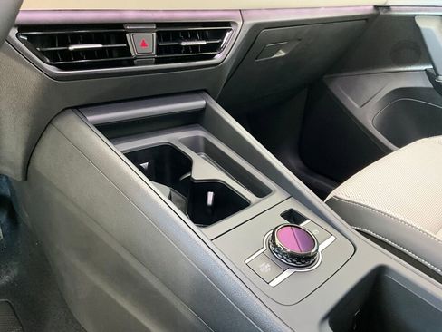 New 2025 Volkswagen Tiguan SE image 14