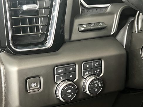 Used 2024 GMC Sierra 1500 Denali Ultimate AWD/4WD image 9