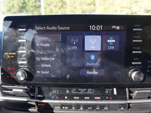 Used 2021 Toyota Sienna XLE image 12