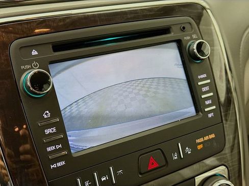 Used 2015 Buick Enclave Premium image 14