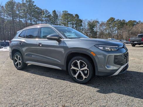 New 2025 Volkswagen Tiguan SE image 2