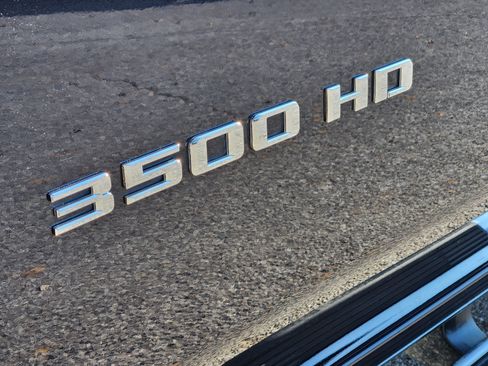 Used 2024 Chevrolet Silverado 3500 LTZ w/ LTZ Plus Package image 11