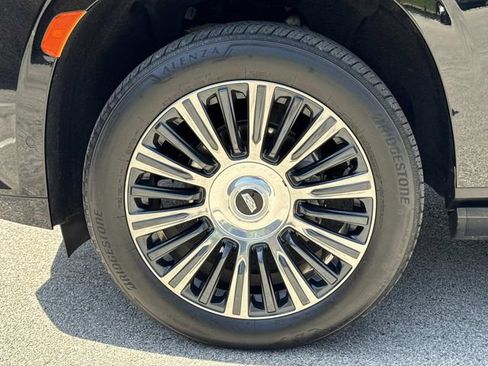 Used 2022 Cadillac Escalade Sport Platinum AWD/4WD image 9