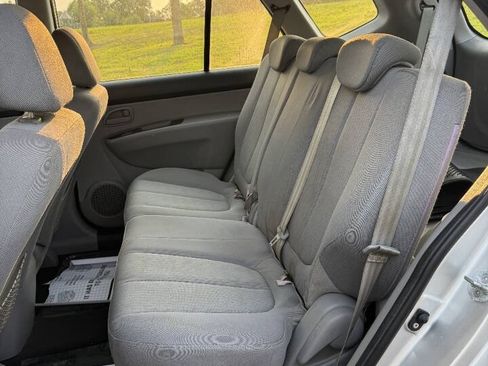 Used 2009 Kia Rondo LX FWD image 13