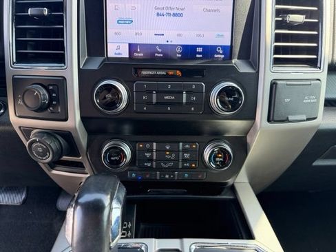 Used 2020 Ford F150 Lariat w/ Equipment Group 502A Luxury AWD/4WD image 18