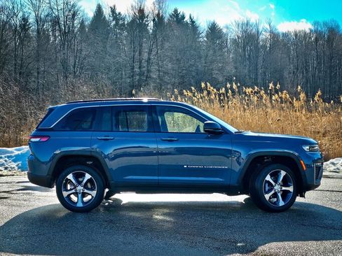 New 2026 Jeep Grand Cherokee Limited AWD/4WD image 2