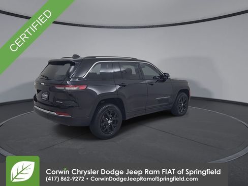 Used 2022 Jeep Grand Cherokee Limited image 16