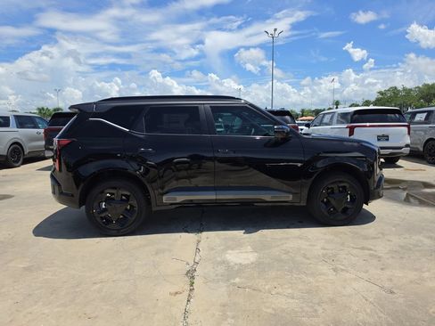 New 2027 Kia Seltos X-Line S w/ X-Line S Premium Package AWD/4WD image 9