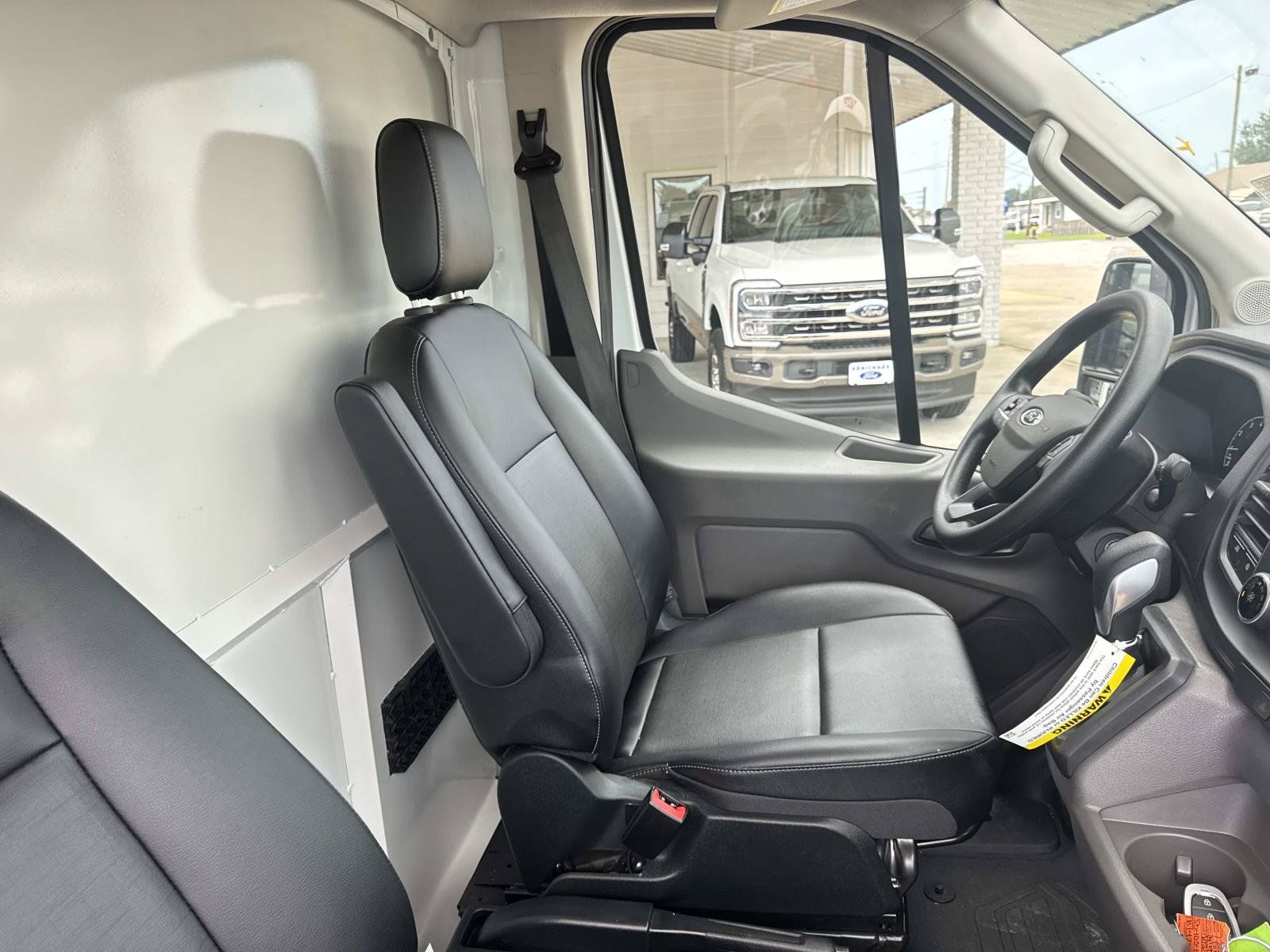 Used 2023 Ford Transit 350 DRW RWD image 8