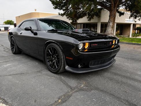 Used 2016 Dodge Challenger R/T Scat Pack RWD image 7