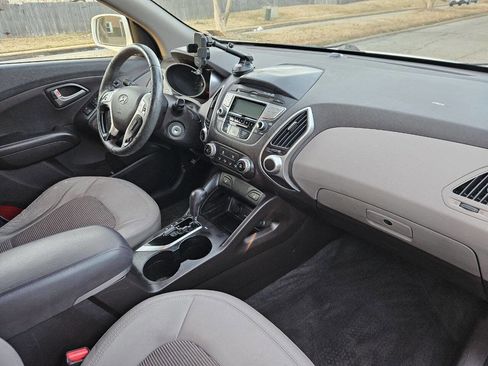 Used 2013 Hyundai Tucson GLS image 15