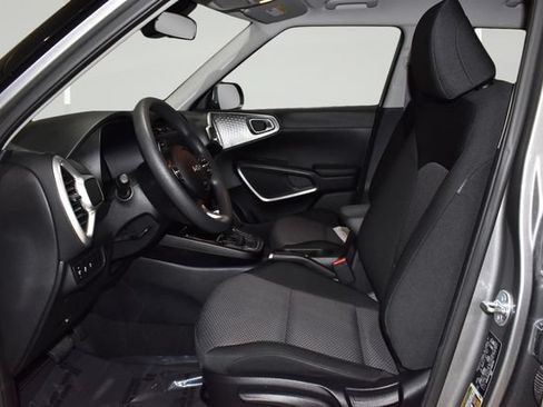 Used 2025 Kia Soul LX w/ LX Technology Package FWD image 27