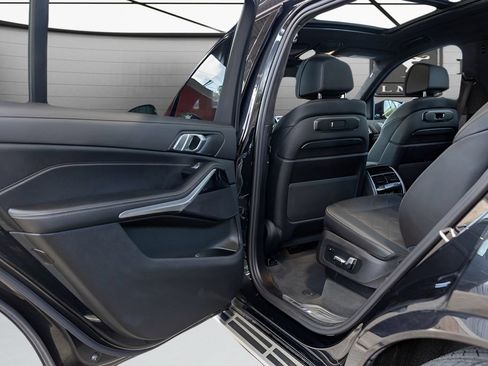 Used 2024 BMW X7 xDrive40i w/ M Sport Package AWD/4WD image 42
