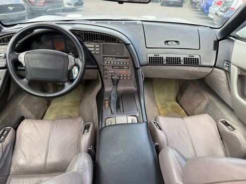 Used 1990 Chevrolet Corvette Coupe RWD image 13