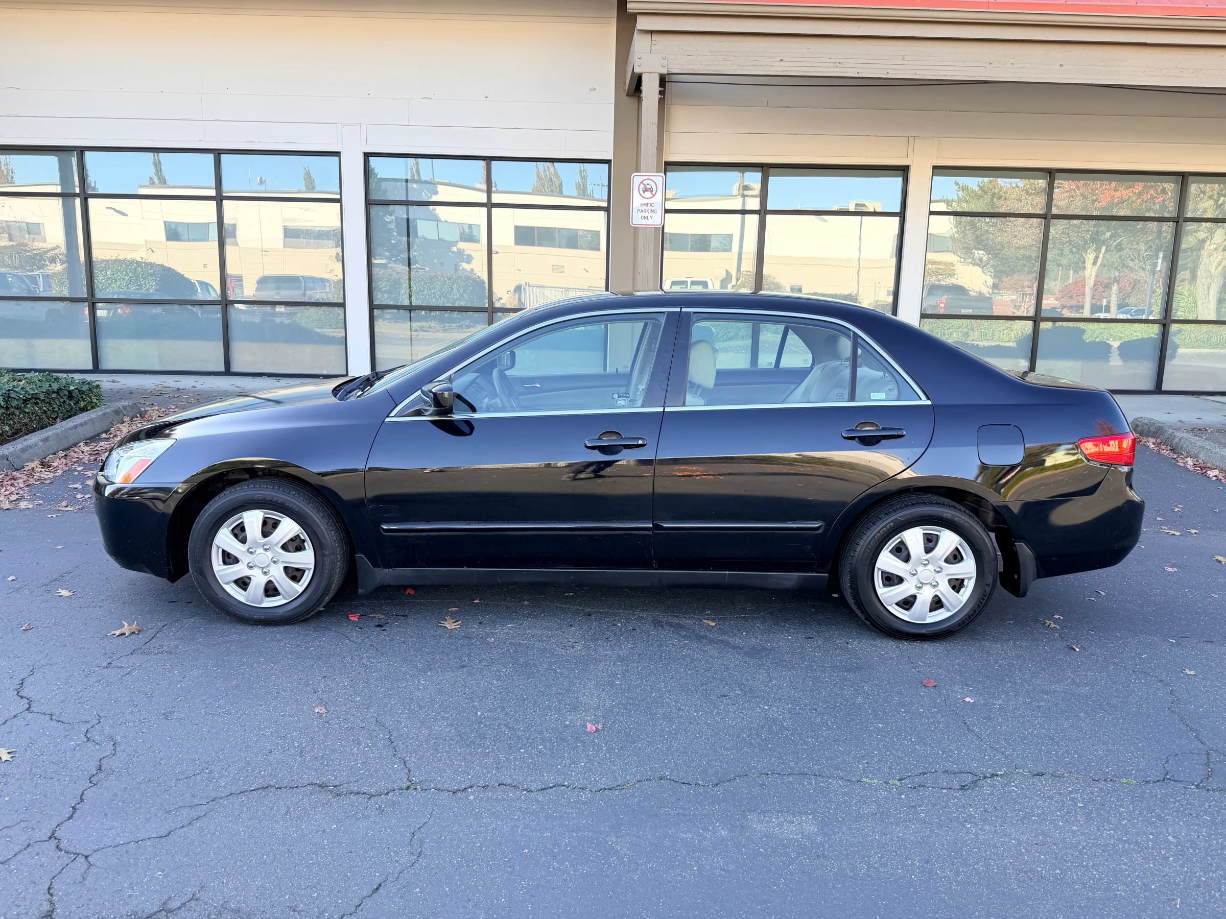 Used 2005 Honda Accord LX image 2