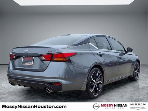 Certified 2025 Nissan Altima 2.5 SR w/ SR Premium Package image 7