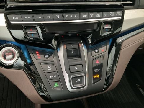 New 2026 Honda Odyssey Touring image 16