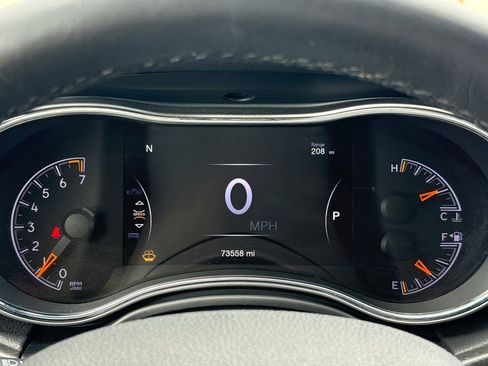 Used 2018 Jeep Grand Cherokee Laredo image 13