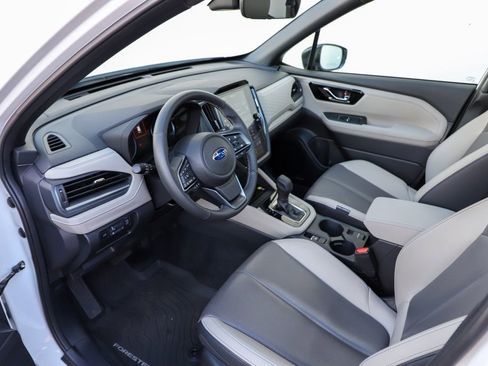 Used 2025 Subaru Forester Limited image 21