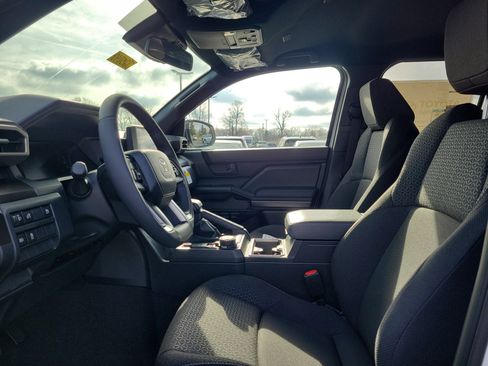 New 2025 Toyota 4Runner SR5 image 15