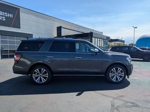 Used 2020 Ford Expedition Platinum image 2