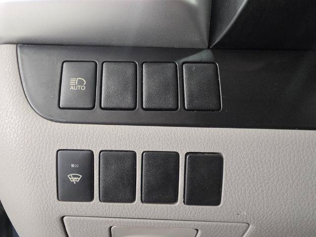 Used 2018 Toyota Highlander LE w/ Carpet Mat Package (TMS) FWD image 15