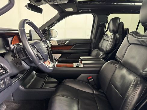 Certified 2022 Lincoln Navigator Reserve image 45