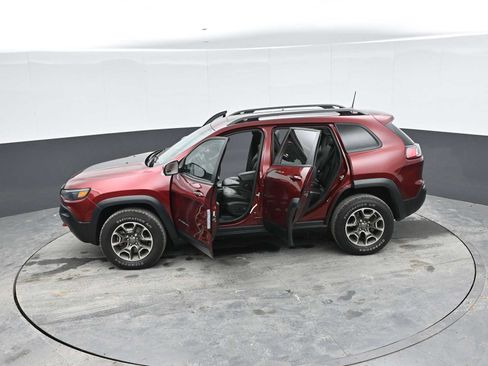 Used 2021 Jeep Cherokee Trailhawk w/ Sun, Sound & Nav Group AWD/4WD image 35