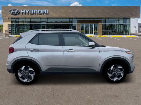New 2026 Hyundai Venue SEL FWD image 9
