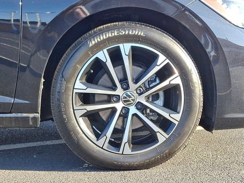 Used 2024 Volkswagen Jetta Sport image 8