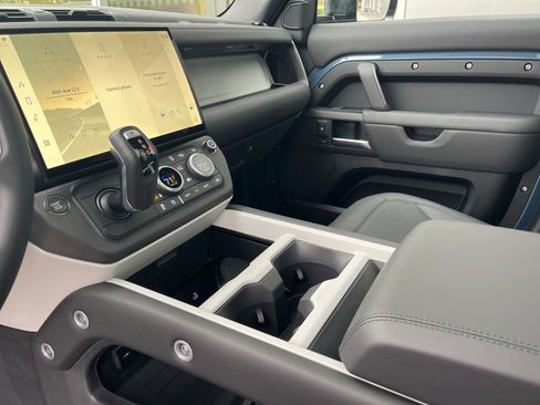 New 2026 Land Rover Defender 110 S AWD/4WD image 13