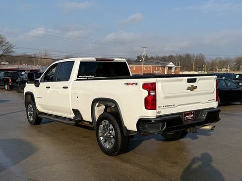 Used 2022 Chevrolet Silverado 2500 Custom w/ Custom Convenience Package image 5