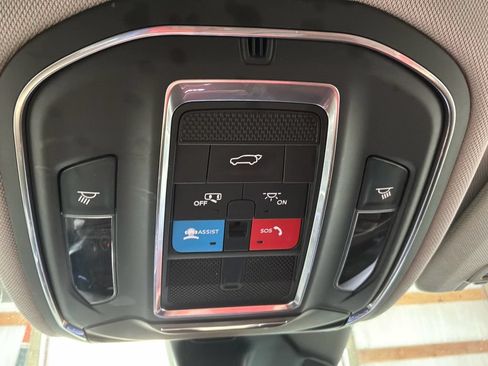 Used 2021 Jeep Grand Cherokee L Limited AWD/4WD image 33