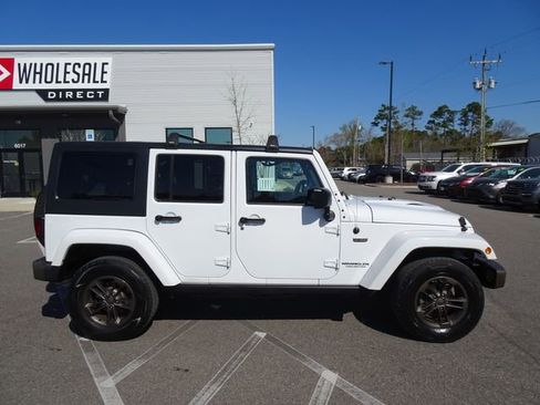 Used 2016 Jeep Wrangler Unlimited Sahara image 3