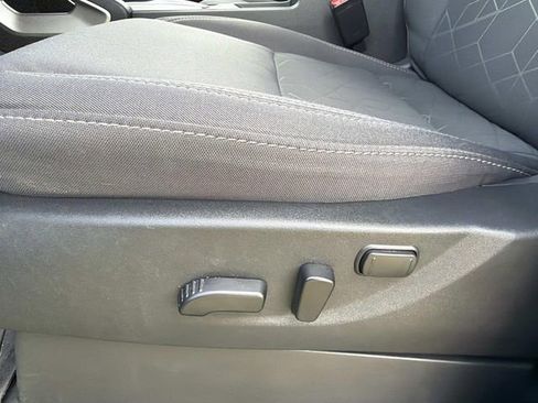 Used 2025 Nissan Frontier SV w/ SV Convenience Package RWD image 22