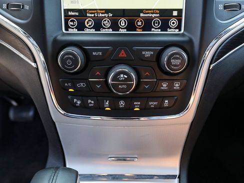 Used 2018 Jeep Grand Cherokee Summit AWD/4WD image 20