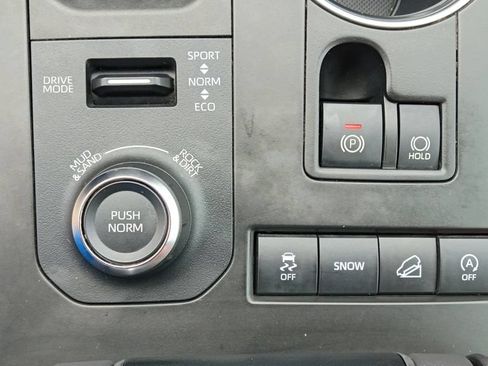 Used 2021 Toyota Highlander XSE AWD/4WD image 33