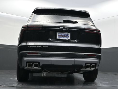 New 2026 Chevrolet Traverse LT w/ Driver Confidence Package AWD/4WD image 41