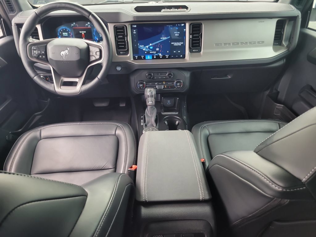 Used 2025 Ford Bronco Outer Banks AWD/4WD image 11