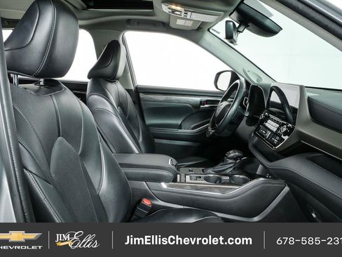 Used 2022 Toyota Highlander Limited FWD image 22