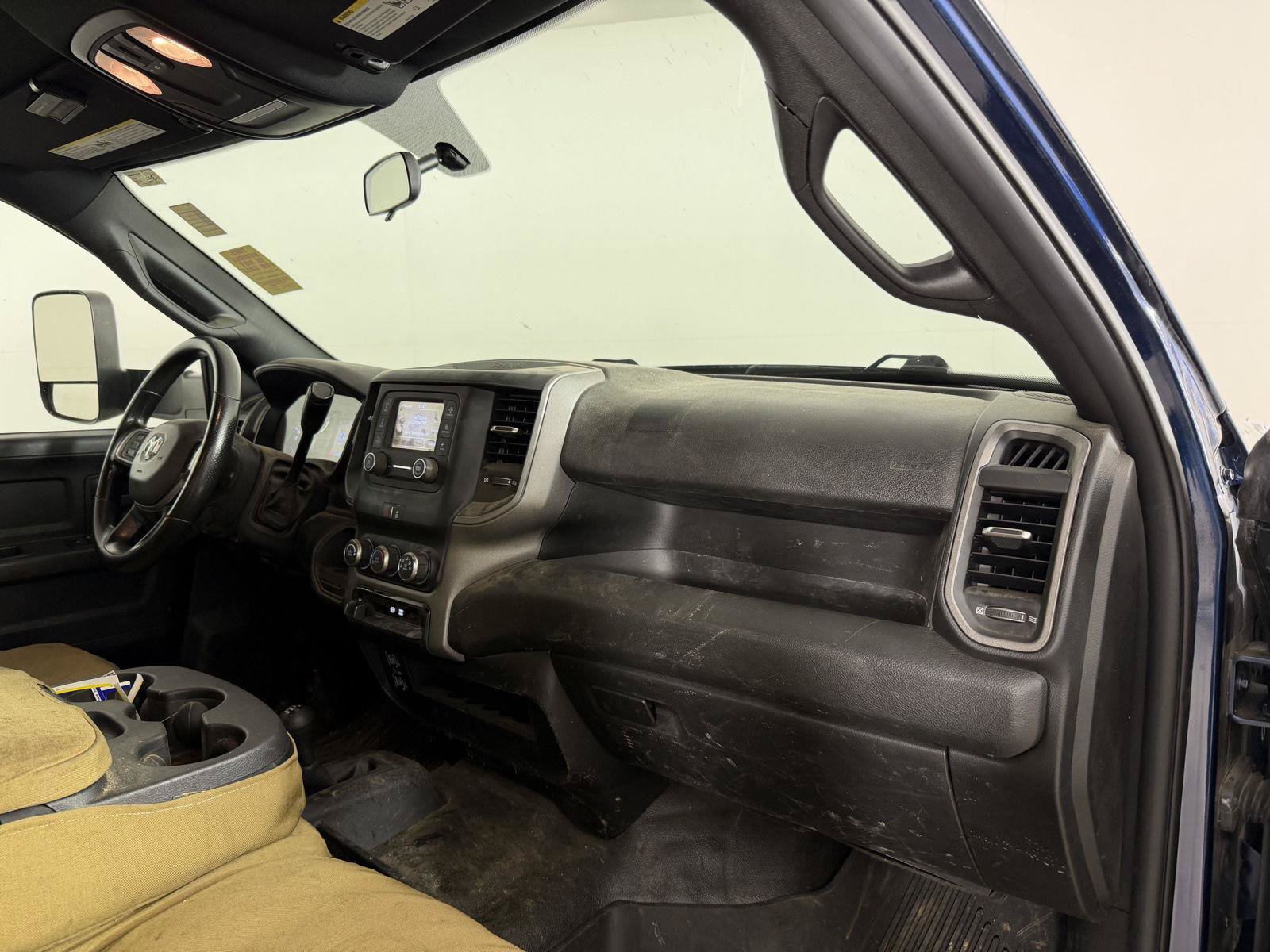 Used 2022 RAM 2500 Tradesman w/ Chrome Appearance Group AWD/4WD image 17