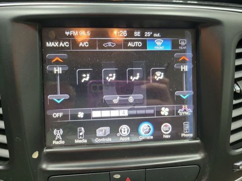 Used 2016 Chrysler 200 C w/ Premium Lighting Group image 40