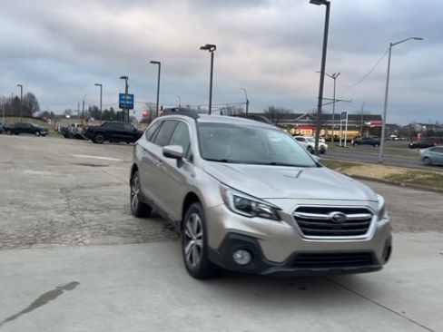 Used 2019 Subaru Outback 2.5i Limited image 3