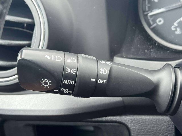 Used 2018 Toyota Tacoma TRD Sport AWD/4WD image 25