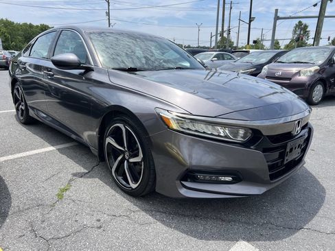Used 2018 Honda Accord Sport image 2