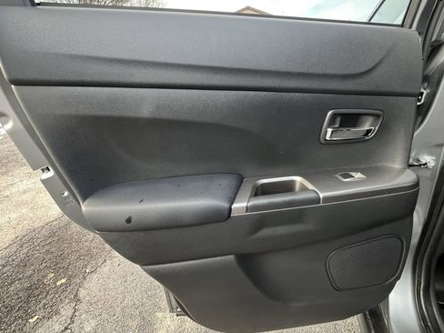 Used 2025 Mitsubishi Outlander Sport AWD image 16