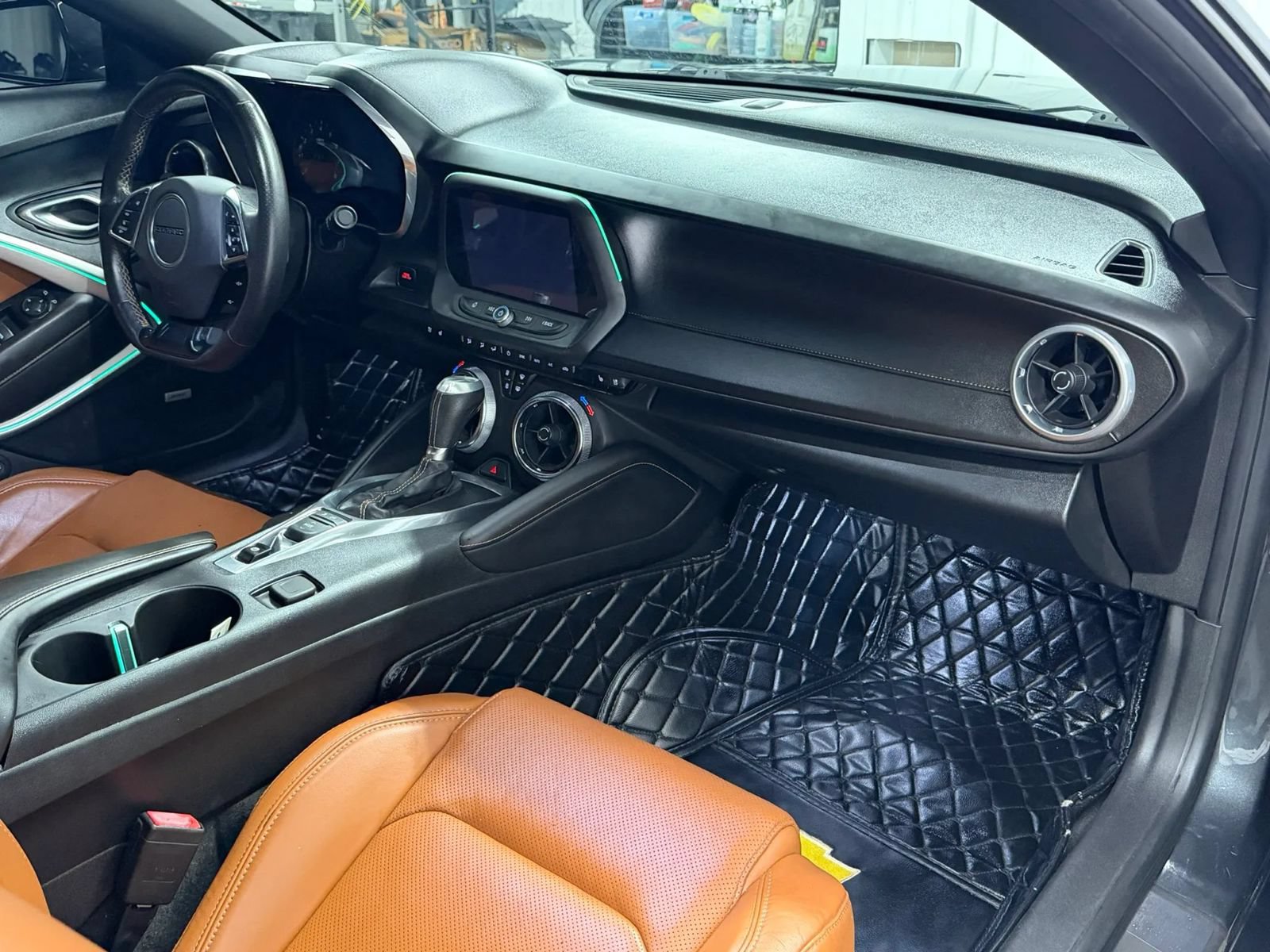 Used 2018 Chevrolet Camaro LT RWD image 12