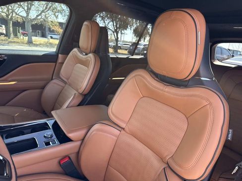 Used 2023 Lincoln Aviator Black Label w/ Dynamic Handling Package image 21