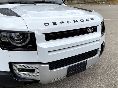 Certified 2023 Land Rover Defender 130 SE image 34