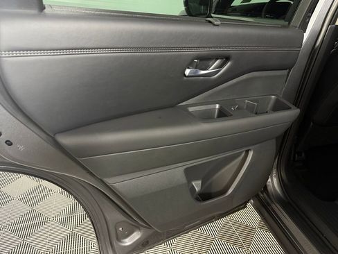 Used 2025 Nissan Pathfinder Platinum w/ Cargo Package AWD/4WD image 24